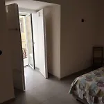 Street House * נאפולי
