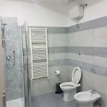 Street House * נאפולי
